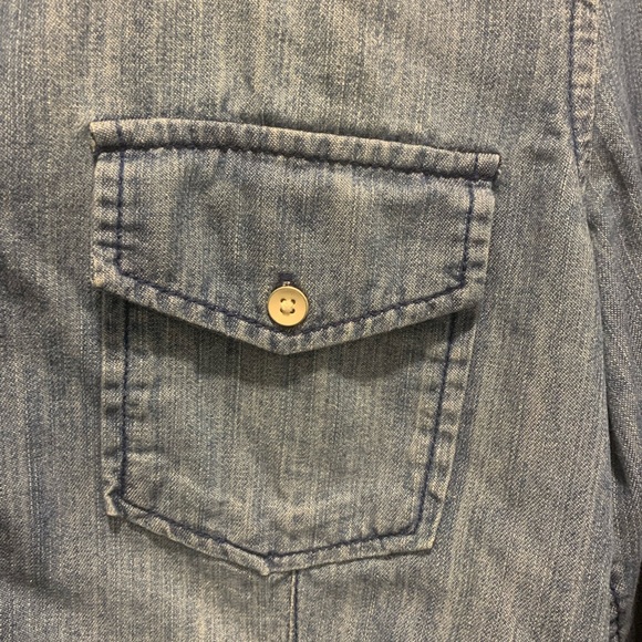 Brand: Joe Size: Medium A loose fitting denim jean jacket with pockets - Picture 3 of 3